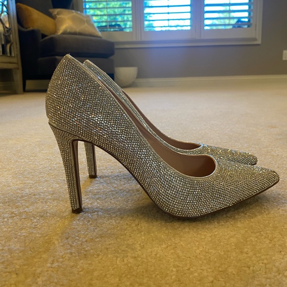 Maripe Shoes - Maripe Silver Heels (only worn once) Size 8.5